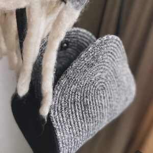 timeless black & white weave bag